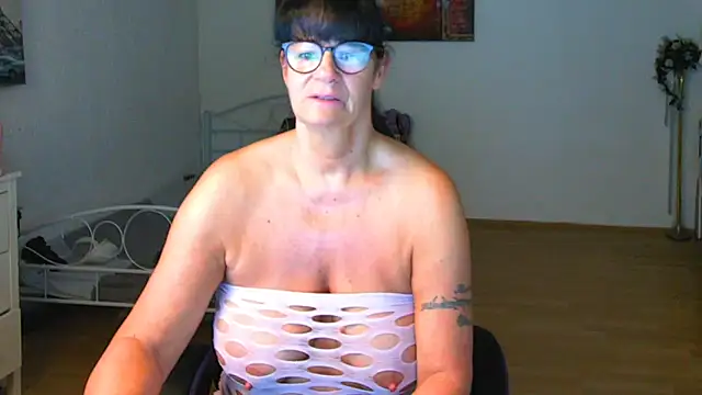 Snapshot of Sylly chatting on 3, 6, 2026 Sylly online show from 3, 6, 2026