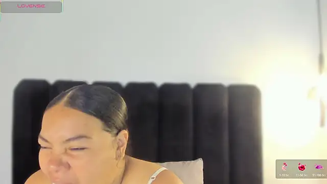 Snapshot of Amaranoir- chatting on 12, 3, 2026 Amaranoir- online show from 12, 3, 2026