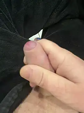 Snapshot of petitsexe52 chatting on 20, 3, 2026 petitsexe52 online show from 20, 3, 2026