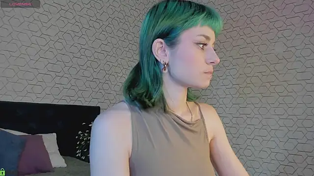 Scarle Whisper online show from 24, 4, 2026
