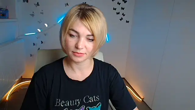 Snapshot of CuttieEmma chatting on 6, 8, 2026 CuttieEmma online show from 6, 8, 2026