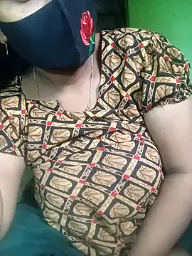 Snapshot of Romantic-Couple999 chatting on 8, 3, 2026 Romantic-Couple999 online show from 8, 3, 2026