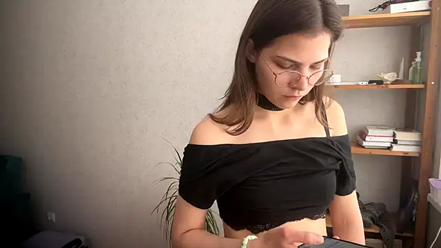 Snapshot of EdythRozier chatting on 11, 3, 2026 EdythRozier online show from 11, 3, 2026