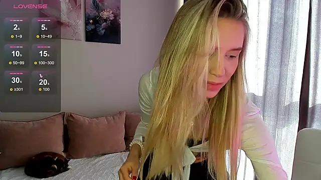 Elysia kiss online show from 1, 3, 2026