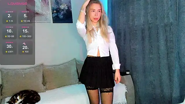 Elysia kiss online show from 3, 3, 2026