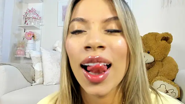 Snapshot of Mia_Rosee1 chatting on 7, 3, 2026 Mia Rosee1 online show from 7, 3, 2026