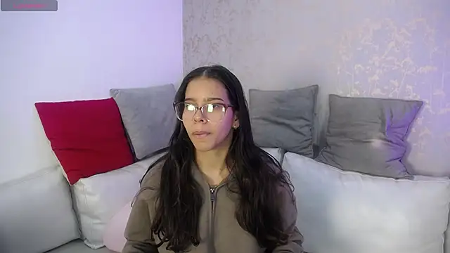 Snapshot of Luna_Millers chatting on 4, 2, 2026 Luna Millers online show from 4, 2, 2026