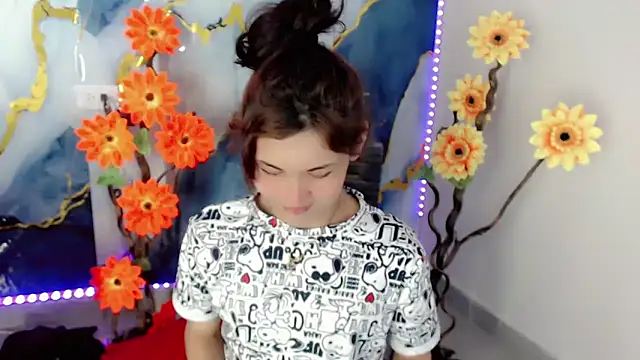 Snapshot of NathalialLooes chatting on 15, 6, 2026 NathalialLooes online show from 15, 6, 2026