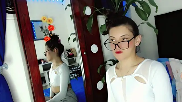 Snapshot of NathalialLooes chatting on 2, 8, 2026 NathalialLooes online show from 2, 8, 2026