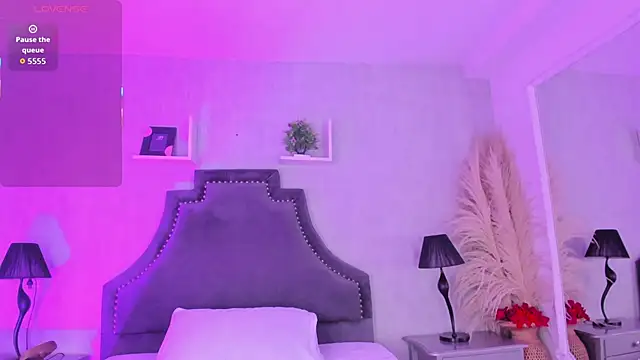 KarelyMitchel online show from 28, 4, 2026
