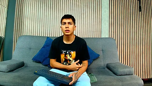 Aron pulse online show from 4, 3, 2026