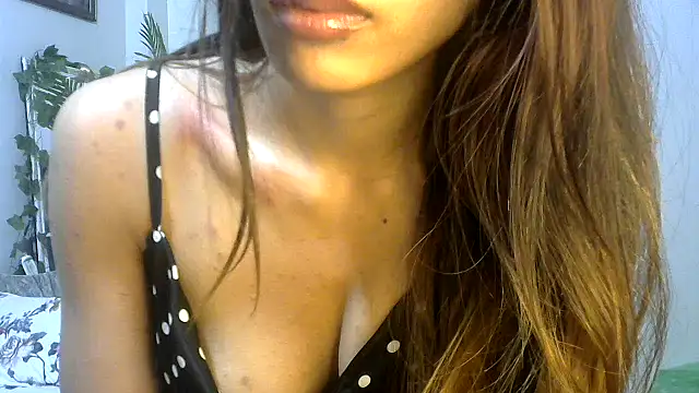 Snapshot of call_me_babyy chatting on 28, 3, 2026 call me babyy online show from 28, 3, 2026