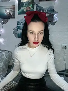 Carolina G0lden online show from 6, 3, 2026