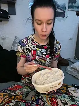 Carolina G0lden online show from 27, 4, 2026