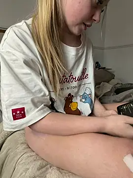 Snapshot of Paige_love chatting on 13, 2, 2026 Paige love online show from 13, 2, 2026