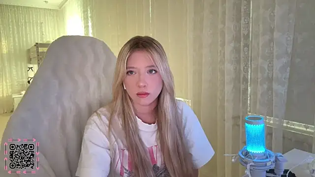 IvyArmbrister online show from 30, 3, 2026