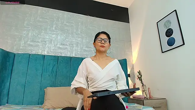 dulcenena moon online show from 14, 3, 2026