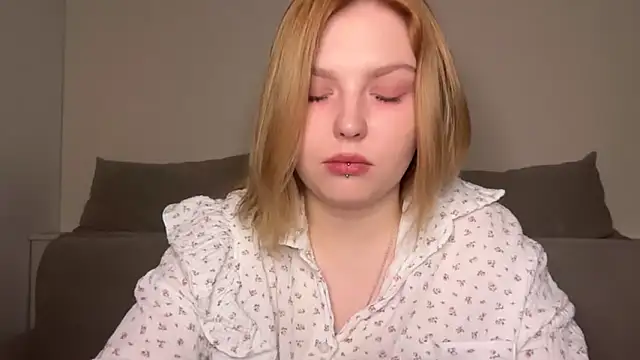 Ophelia Ritz online show from 27, 4, 2026