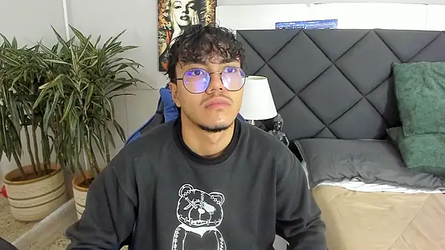 Snapshot of kai_storn chatting on 3, 3, 2026 kai storn online show from 3, 3, 2026