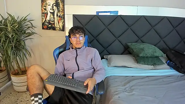 Snapshot of kai_storn chatting on 10, 3, 2026 kai storn online show from 10, 3, 2026