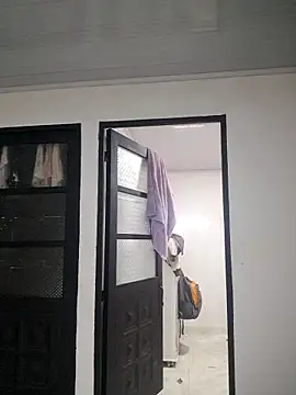 Cris18sexy online show from 21, 5, 2026