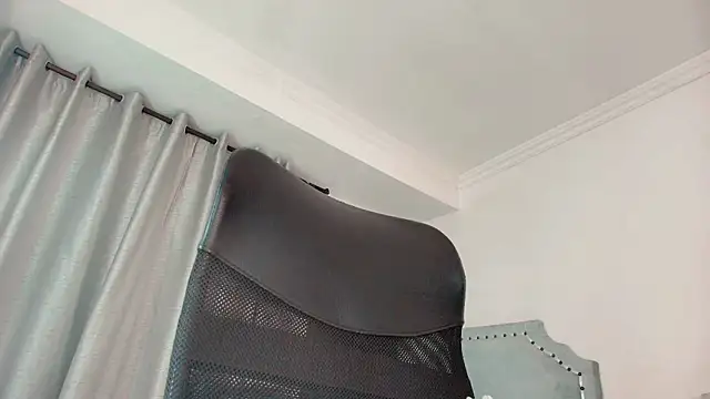 Snapshot of paulina_ponce chatting on 3, 2, 2026 paulina ponce online show from 3, 2, 2026