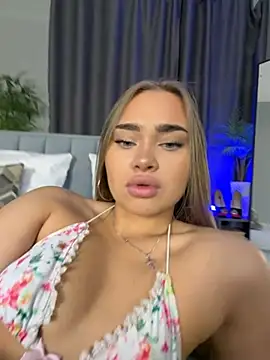 MonicaWestt online show from 8, 5, 2026