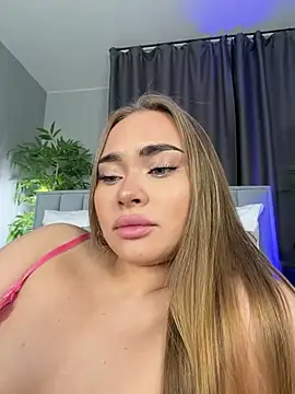 MonicaWestt online show from 15, 5, 2026