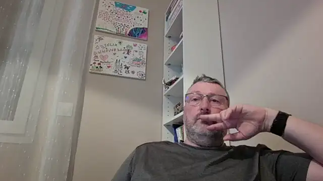 Snapshot of doudou310 chatting on 6, 3, 2026 doudou310 online show from 6, 3, 2026