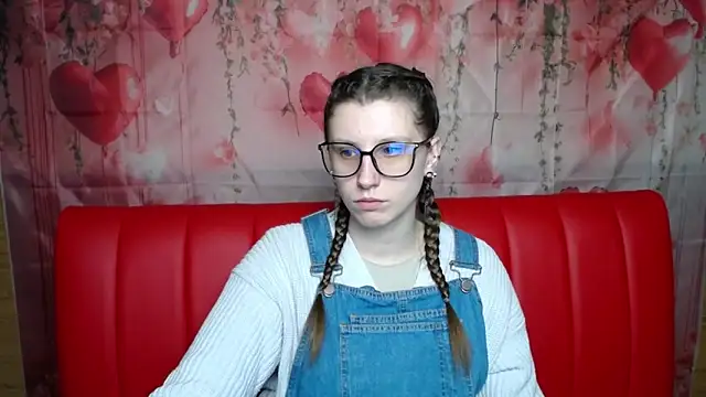 Snapshot of LilianaShine chatting on 18, 2, 2026 LilianaShine online show from 18, 2, 2026