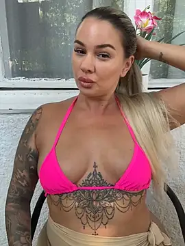 sexybatwomen33 online show from 14, 7, 2026