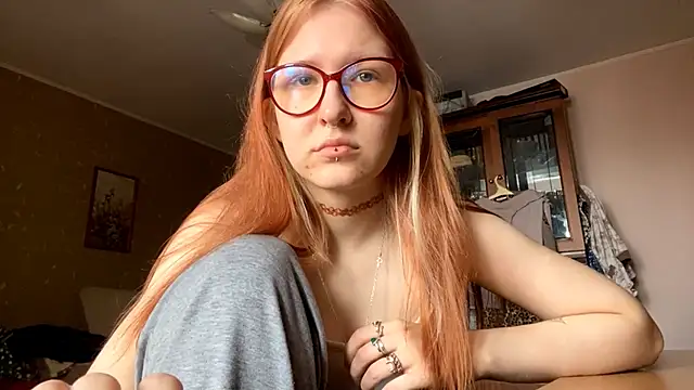 Snapshot of LaureenVielma chatting on 3, 3, 2026 LaureenVielma online show from 3, 3, 2026