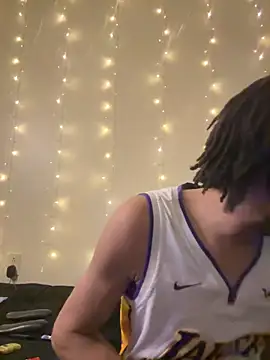 Snapshot of magic_man1085 chatting on 7, 2, 2026 magic man1085 online show from 7, 2, 2026