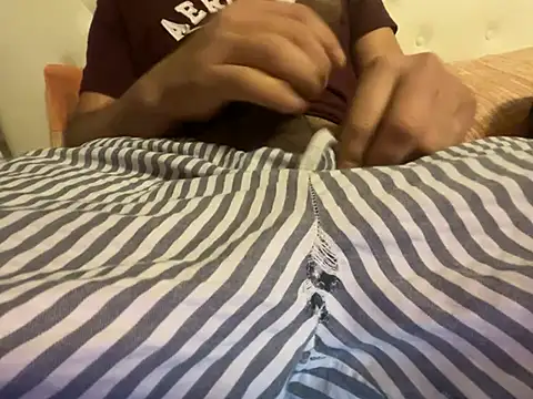 latinocalientehot online show from 4, 2, 2026