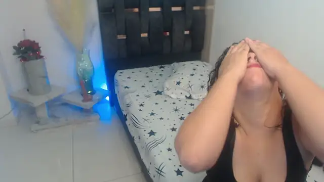 Snapshot of Barbara_D_Valencia chatting on 8, 3, 2026 Barbara D Valencia online show from 8, 3, 2026