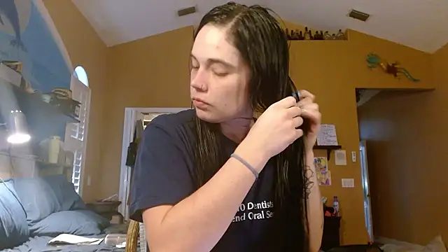 ahungkittykat online show from 6, 4, 2026