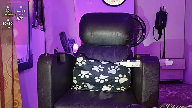 Snapshot of ReyKen- chatting on 5, 3, 2026 ReyKen- online show from 5, 3, 2026