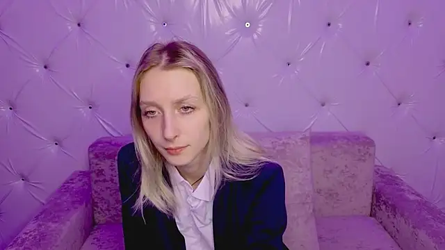 Akiro Kim7 online show from 6, 3, 2026