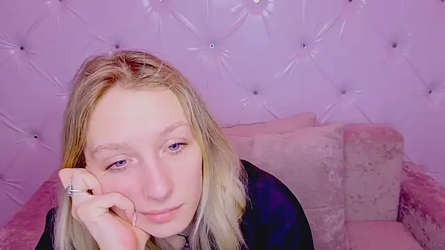 Akiro Kim7 online show from 11, 3, 2026