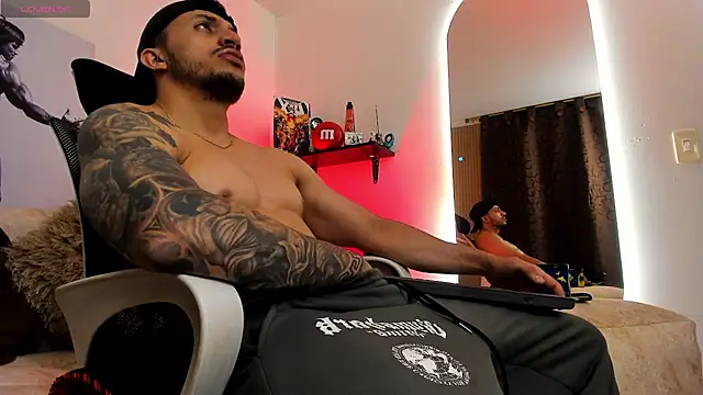 LiamReigns  online show from 28, 7, 2026