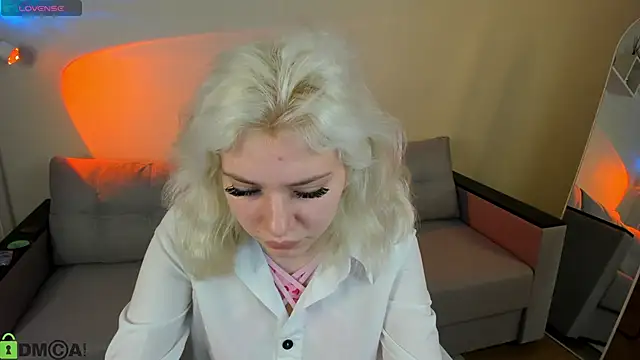 Kate Krose online show from 3, 2, 2026