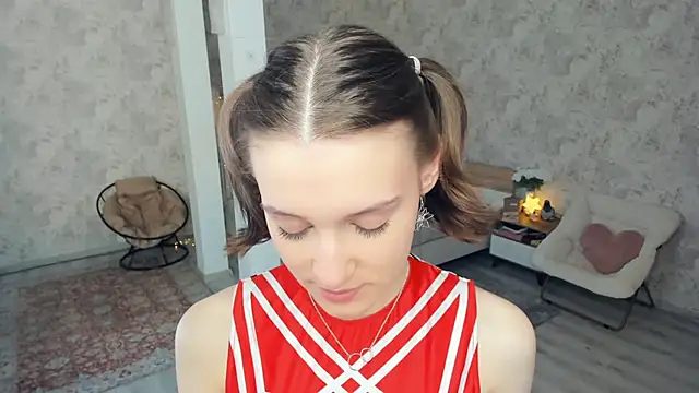 LianneBynon online show from 4, 5, 2026