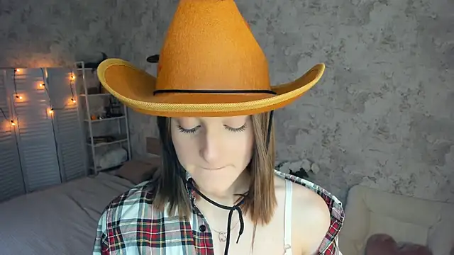 LianneBynon online show from 27, 6, 2026