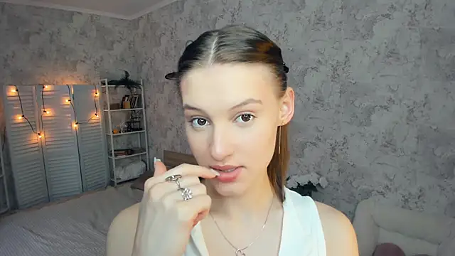LianneBynon online show from 29, 6, 2026