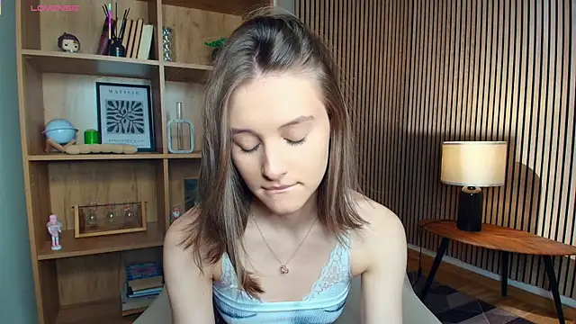 LianneBynon online show from 23, 7, 2026