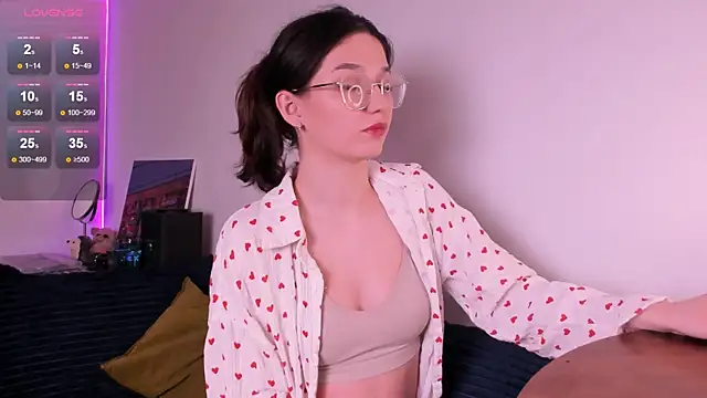 miabellee  online show from 30, 4, 2026