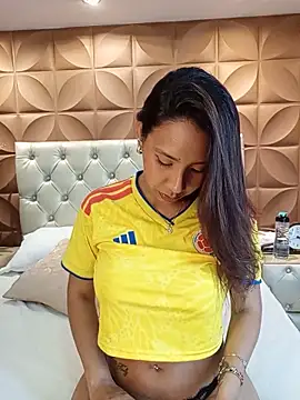 MiaSantana  online show from 17, 6, 2026
