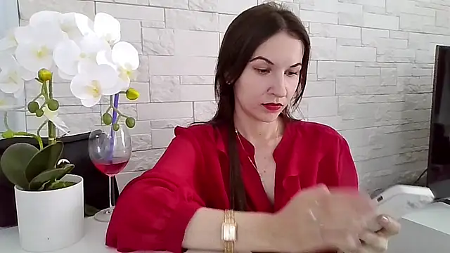 JuliaLovely online show from 24, 6, 2026