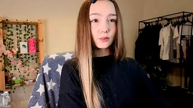 HoneyComfy online show from 11, 4, 2026
