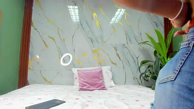 Snapshot of Amanda_Rossi chatting on 17, 3, 2026 Amanda Rossi online show from 17, 3, 2026